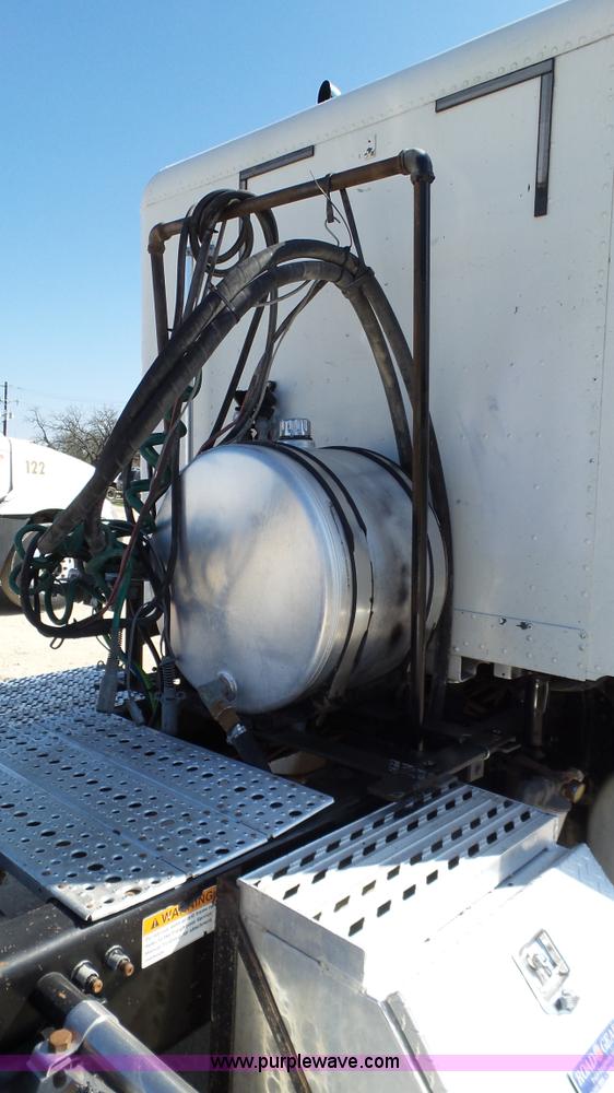 image for item L6501 2007 Freightliner C112 Glider semi truck