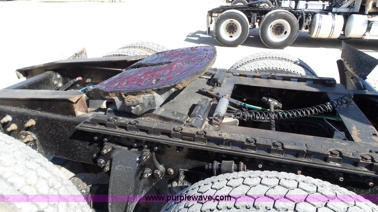 image for item L6501 2007 Freightliner C112 Glider semi truck