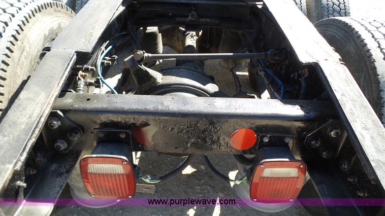 image for item L6501 2007 Freightliner C112 Glider semi truck