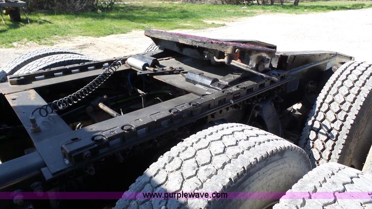 image for item L6501 2007 Freightliner C112 Glider semi truck