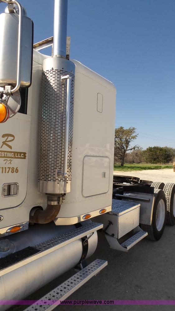 image for item L6501 2007 Freightliner C112 Glider semi truck