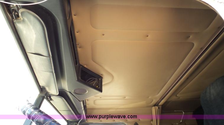 image for item L6501 2007 Freightliner C112 Glider semi truck