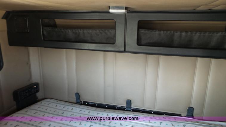 image for item L6501 2007 Freightliner C112 Glider semi truck