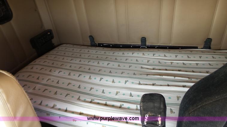 image for item L6501 2007 Freightliner C112 Glider semi truck