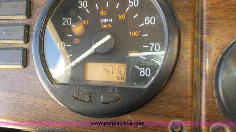 image for item L6501 2007 Freightliner C112 Glider semi truck