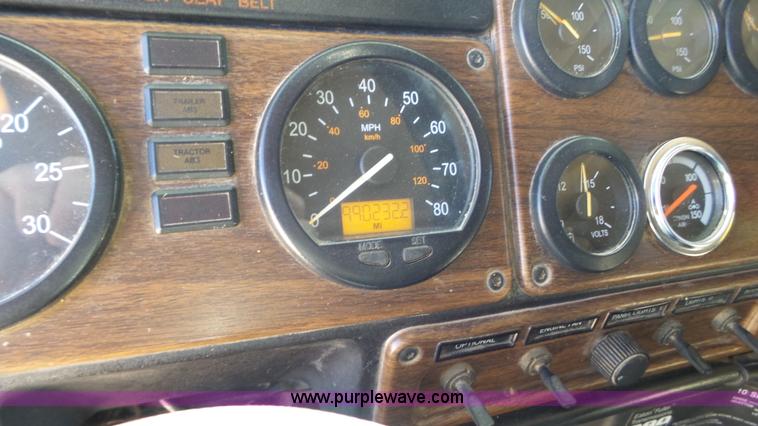 image for item L6501 2007 Freightliner C112 Glider semi truck