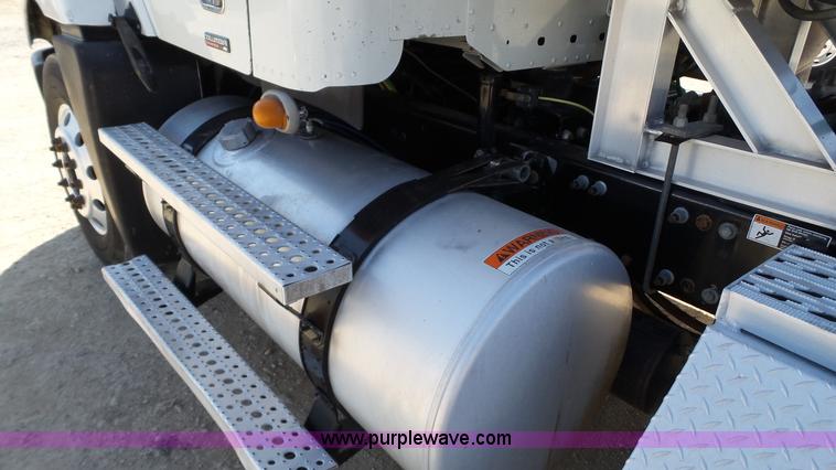 image for item L6503 2007 Freightliner Columbia semi truck