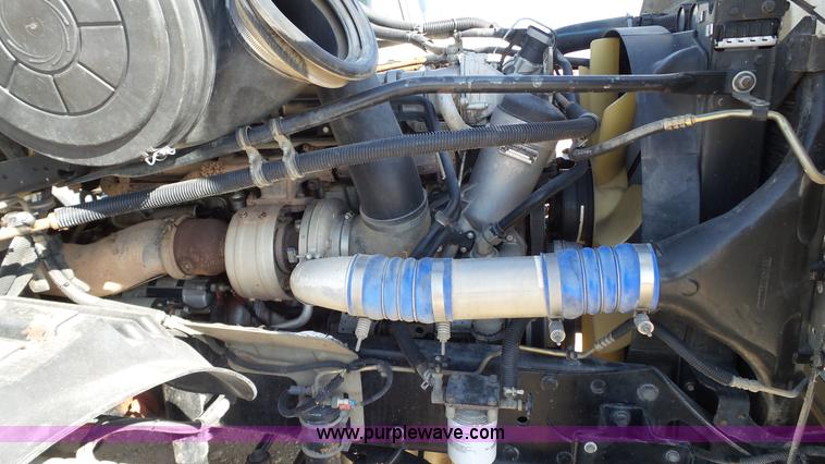 image for item L6503 2007 Freightliner Columbia semi truck