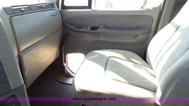 image for item L6503 2007 Freightliner Columbia semi truck