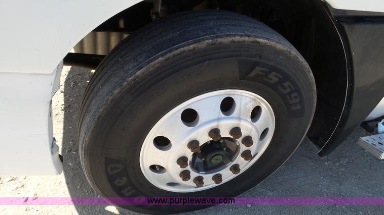 image for item L6504 2007 Freightliner Columbia semi truck