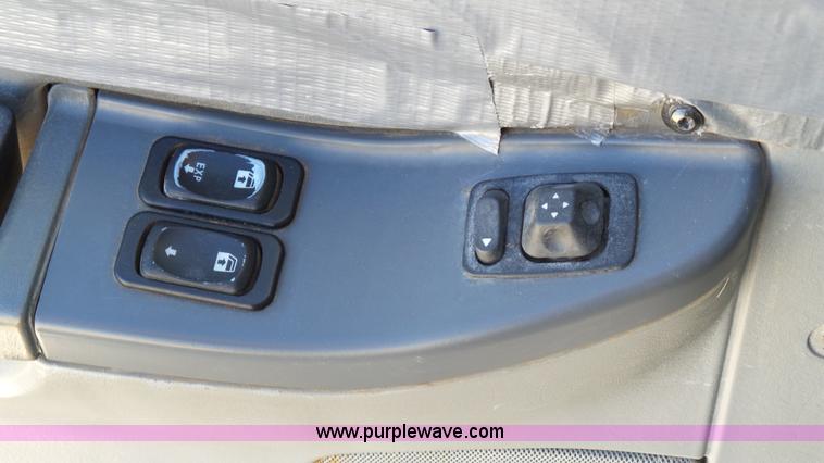 image for item L6504 2007 Freightliner Columbia semi truck