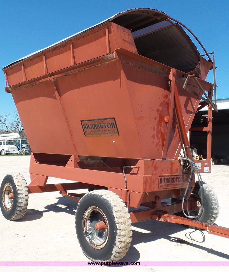 image for item L6509 Richardson silage dump wagon