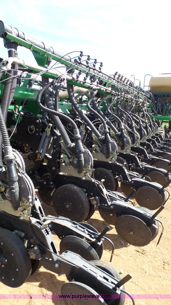 image for item L6522 Great Plains YP2425 twin row no-till planter