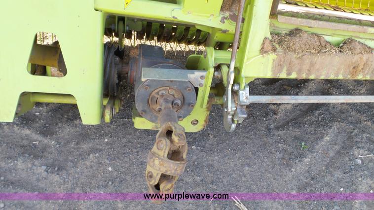 image for item L6525 2009 Claas 380 pickup head