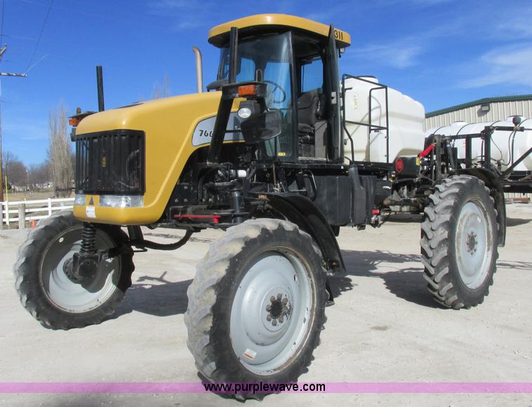 image for item L7122 2010 SpraCoupe 7660 self-propelled applicator