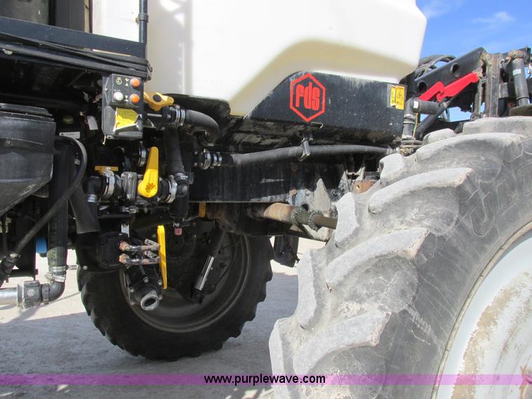 image for item L7122 2010 SpraCoupe 7660 self-propelled applicator