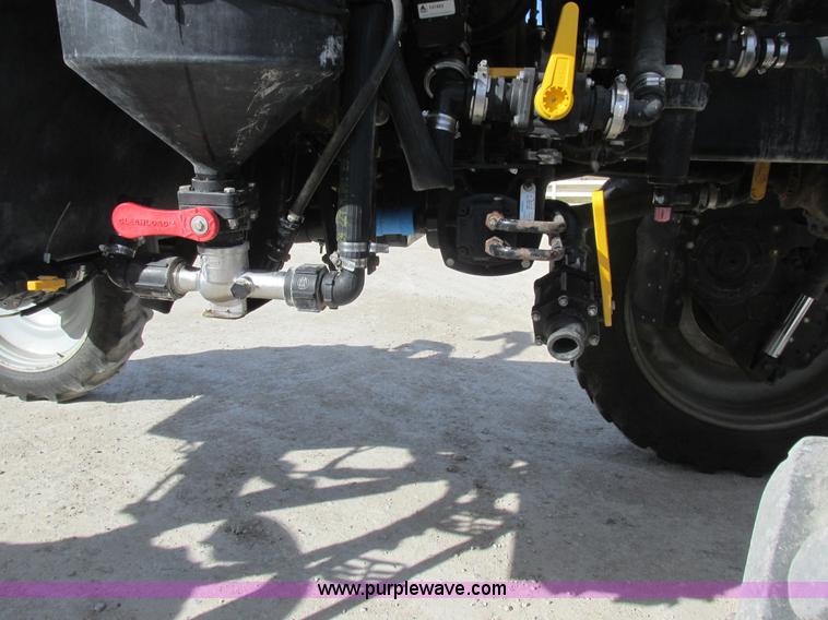 image for item L7122 2010 SpraCoupe 7660 self-propelled applicator