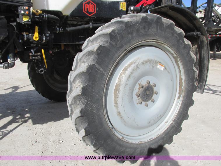 image for item L7122 2010 SpraCoupe 7660 self-propelled applicator