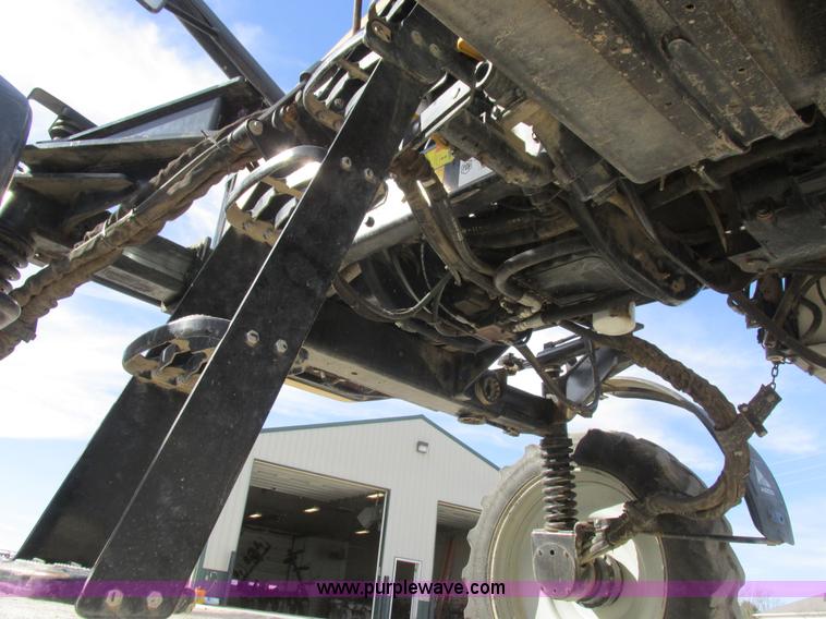 image for item L7122 2010 SpraCoupe 7660 self-propelled applicator