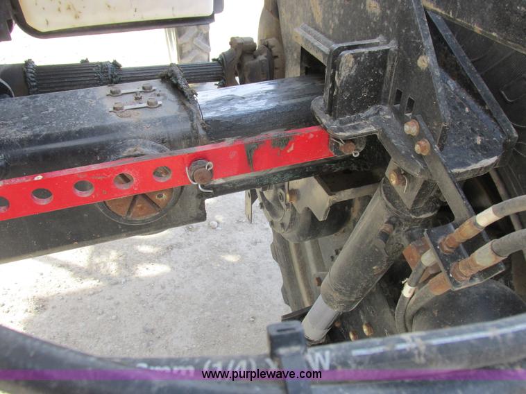 image for item L7122 2010 SpraCoupe 7660 self-propelled applicator