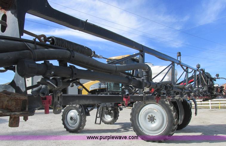 image for item L7122 2010 SpraCoupe 7660 self-propelled applicator