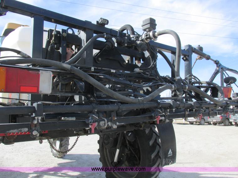 image for item L7122 2010 SpraCoupe 7660 self-propelled applicator