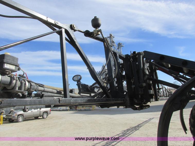 image for item L7122 2010 SpraCoupe 7660 self-propelled applicator