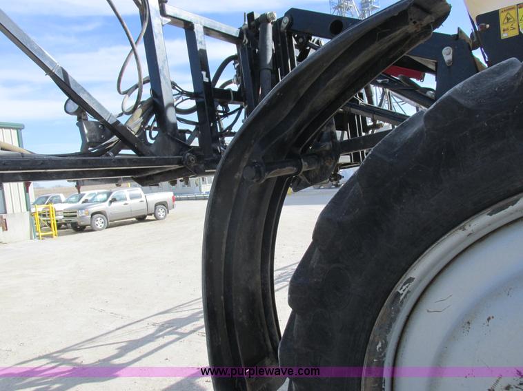 image for item L7122 2010 SpraCoupe 7660 self-propelled applicator