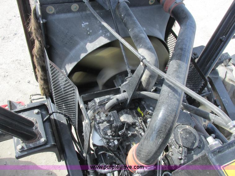 image for item L7122 2010 SpraCoupe 7660 self-propelled applicator