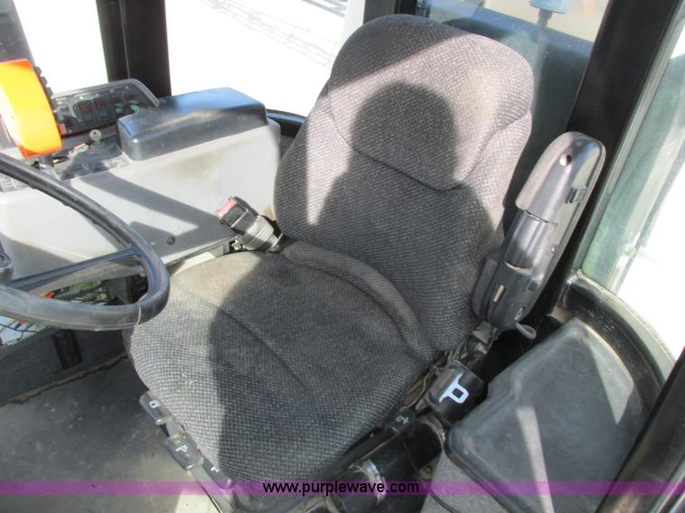 image for item L7122 2010 SpraCoupe 7660 self-propelled applicator