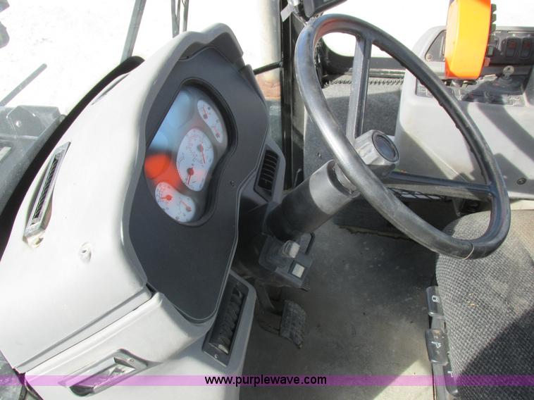 image for item L7122 2010 SpraCoupe 7660 self-propelled applicator