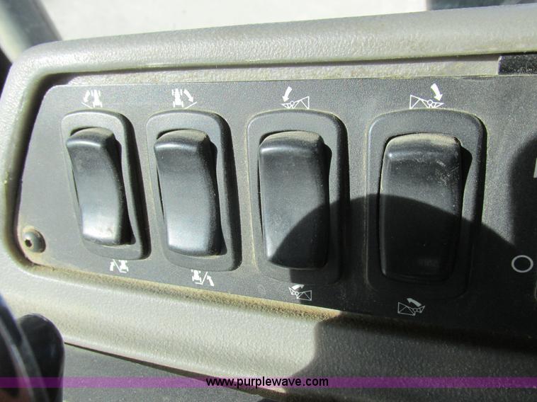 image for item L7122 2010 SpraCoupe 7660 self-propelled applicator