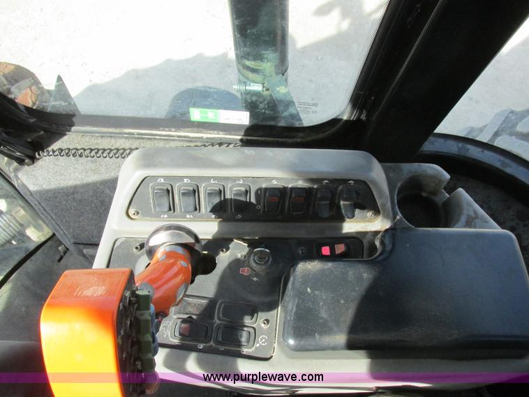 image for item L7122 2010 SpraCoupe 7660 self-propelled applicator