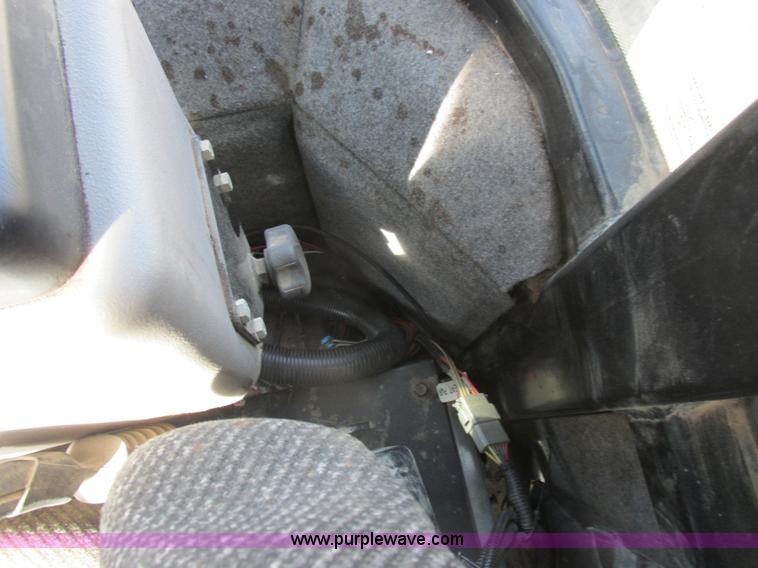 image for item L7122 2010 SpraCoupe 7660 self-propelled applicator