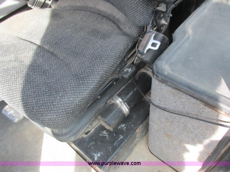 image for item L7122 2010 SpraCoupe 7660 self-propelled applicator