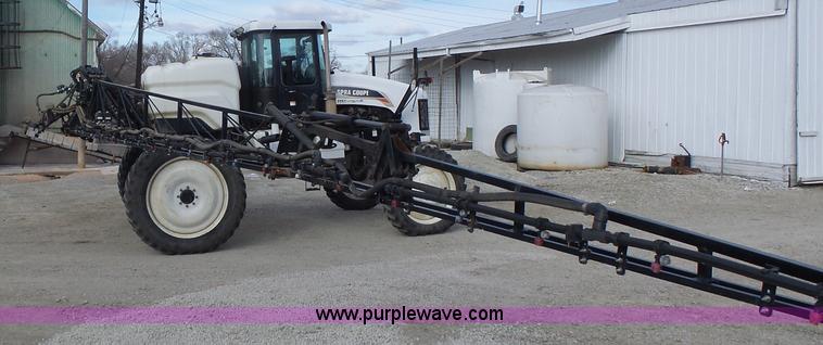 image for item L7124 2005 SpraCoupe 7650 self-propelled sprayer