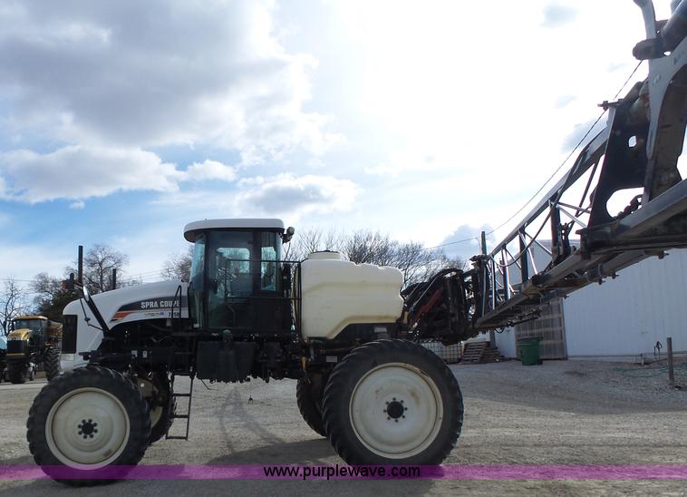 image for item L7124 2005 SpraCoupe 7650 self-propelled sprayer