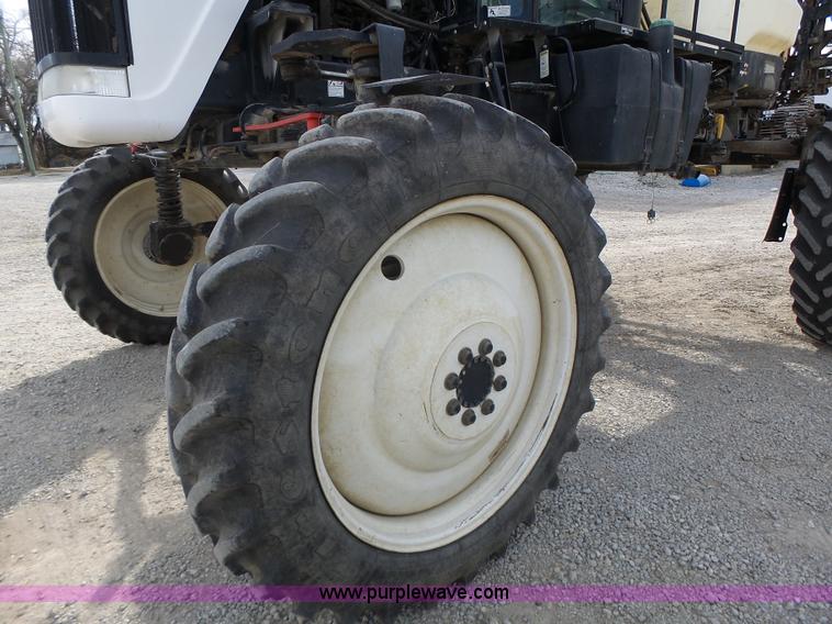 image for item L7124 2005 SpraCoupe 7650 self-propelled sprayer