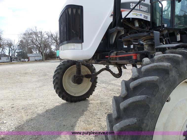 image for item L7124 2005 SpraCoupe 7650 self-propelled sprayer