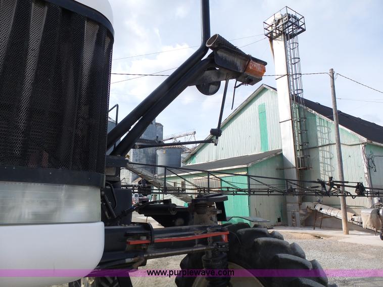 image for item L7124 2005 SpraCoupe 7650 self-propelled sprayer