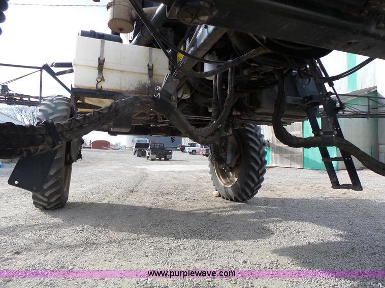 image for item L7124 2005 SpraCoupe 7650 self-propelled sprayer