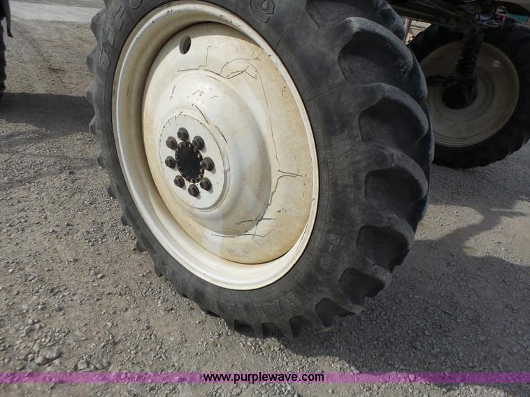 image for item L7124 2005 SpraCoupe 7650 self-propelled sprayer