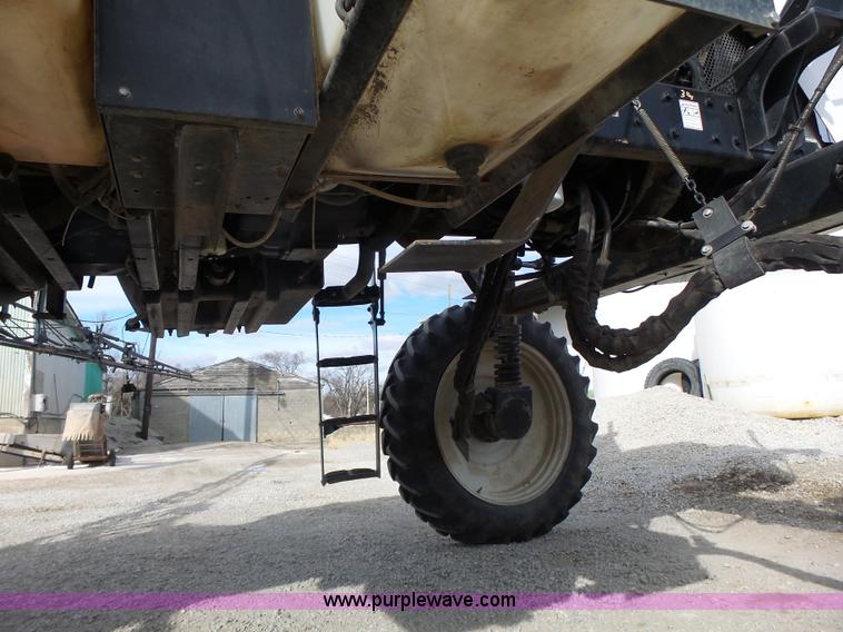 image for item L7124 2005 SpraCoupe 7650 self-propelled sprayer