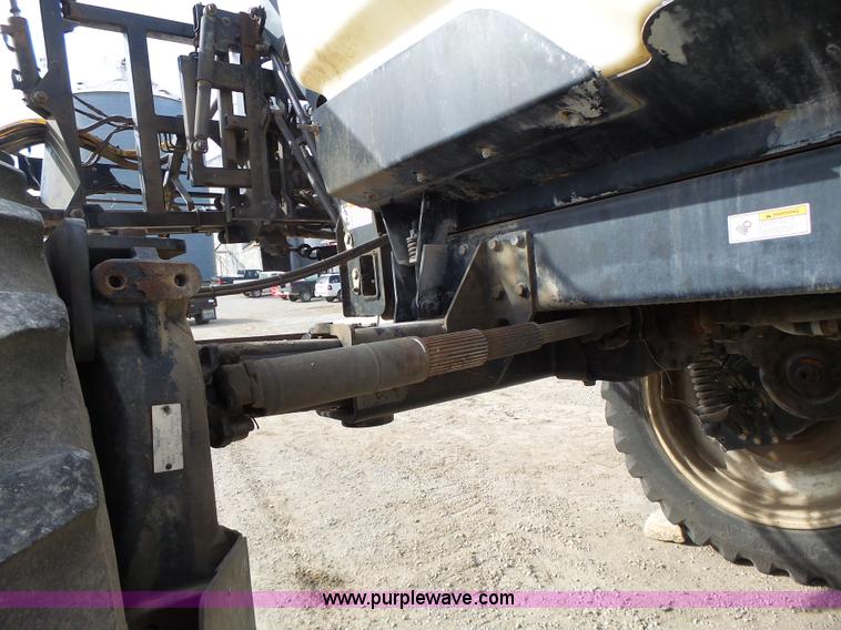 image for item L7124 2005 SpraCoupe 7650 self-propelled sprayer