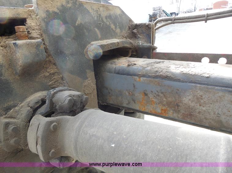 image for item L7124 2005 SpraCoupe 7650 self-propelled sprayer