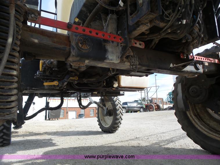 image for item L7124 2005 SpraCoupe 7650 self-propelled sprayer