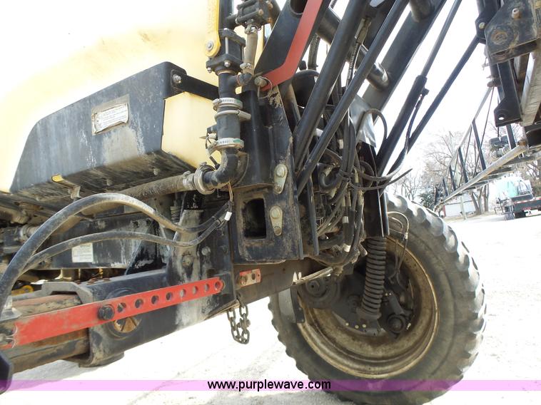 image for item L7124 2005 SpraCoupe 7650 self-propelled sprayer