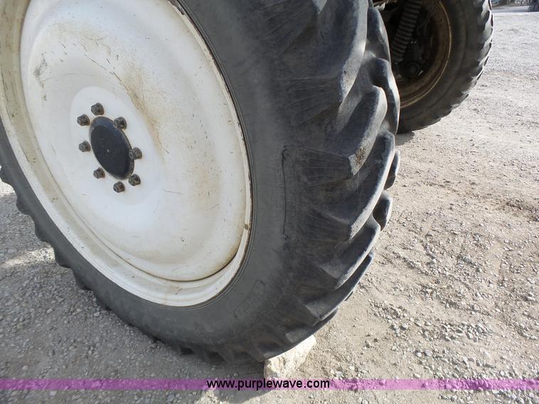 image for item L7124 2005 SpraCoupe 7650 self-propelled sprayer