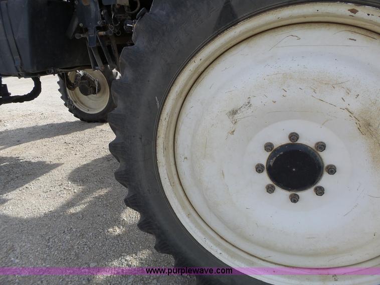 image for item L7124 2005 SpraCoupe 7650 self-propelled sprayer