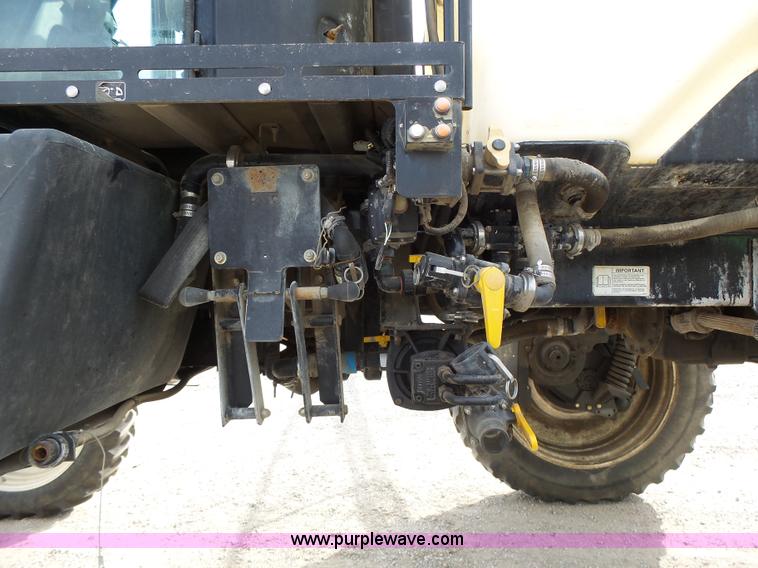 image for item L7124 2005 SpraCoupe 7650 self-propelled sprayer